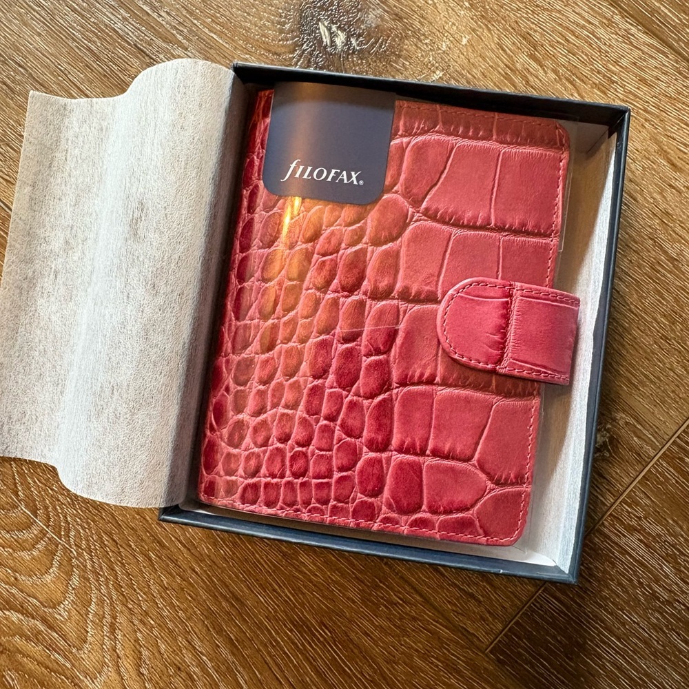 Filofax Pocket Organizer – Classic Croc Fuchsia Calf Leather - Picture 4 of 6